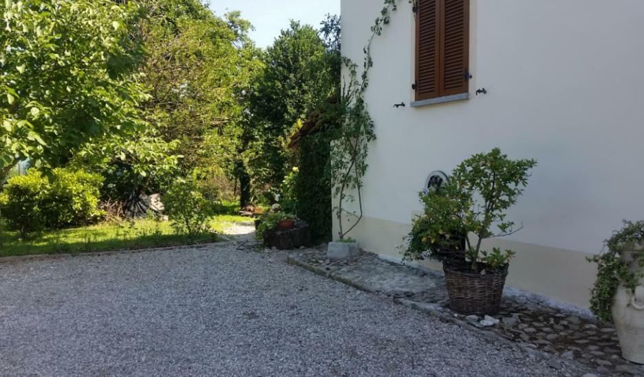 La Signora Delle Camelie Hotel Lesa Exterior photo